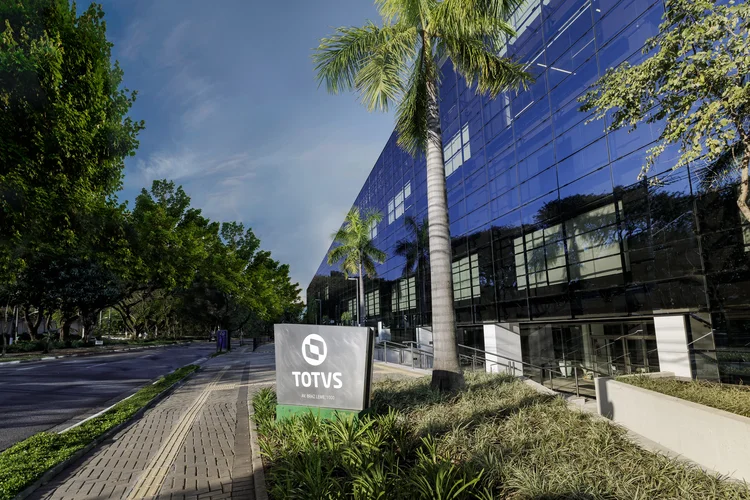 Totvs (TOTS3) compra Linx da Stone por R$ 3,05 bilhões